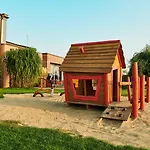 Nautilus Otel 4*