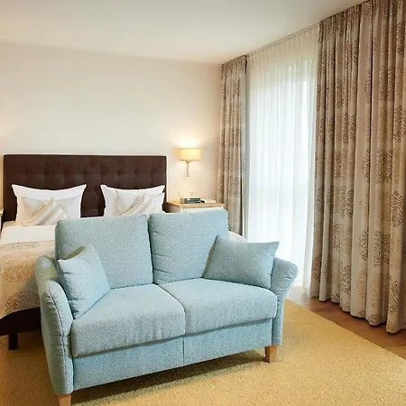 Nautilus Hotel 4*
