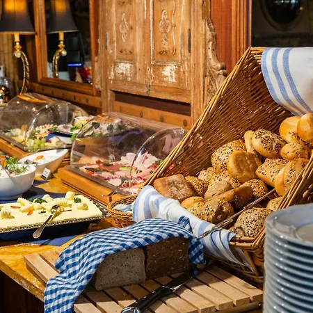 Nautilus Hotel 4*
