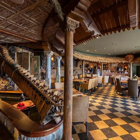 Nautilus Hotel