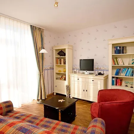 Nautilus Hotel 4*