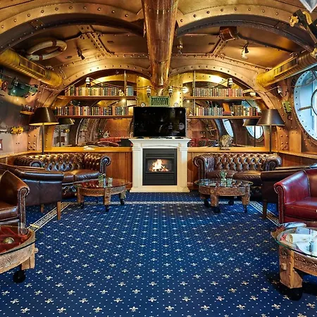 Nautilus Hotel 3*